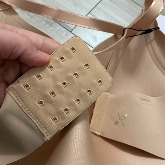 BNWT Knix WingWoman Bra in “Warm Sand” Size 7+ - Picture 6 of 11